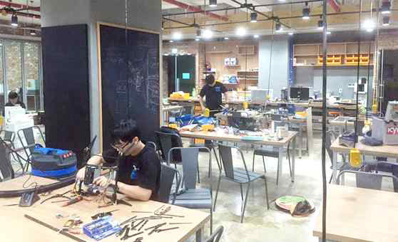 Introduction to the Metropolitan Small Manufacturer Support Center 사진4